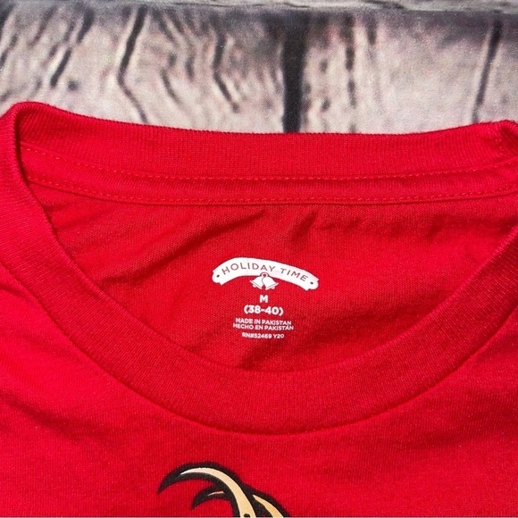 Holiday time vintage Santa T-shirt - Picture 2 of 2